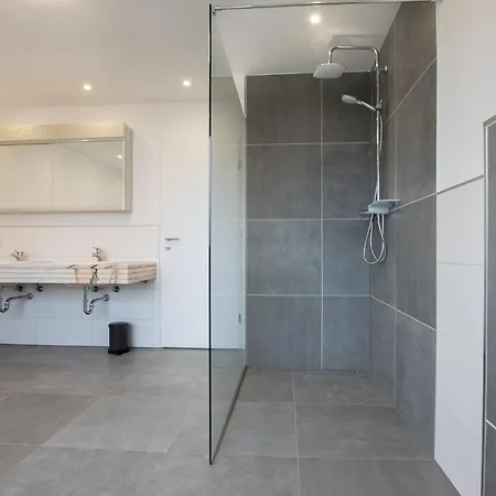 Tolstov House - Freistehendes 9 Haus Mit Grossem Garten Apartamento *