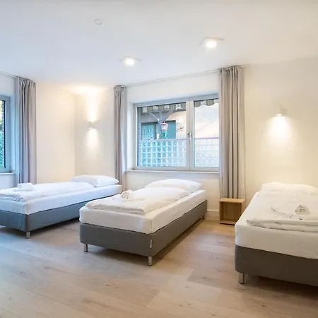 Tolstov House - Freistehendes 9 Haus Mit Grossem Garten