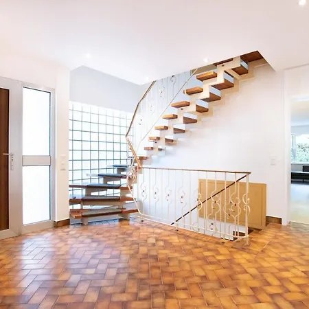 Apartamento Tolstov House - Freistehendes 9 Haus Mit Grossem Garten *