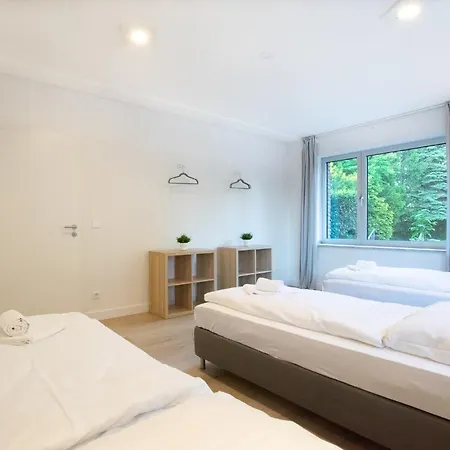 Tolstov House - Freistehendes 9 Haus Mit Grossem Garten Pulheim