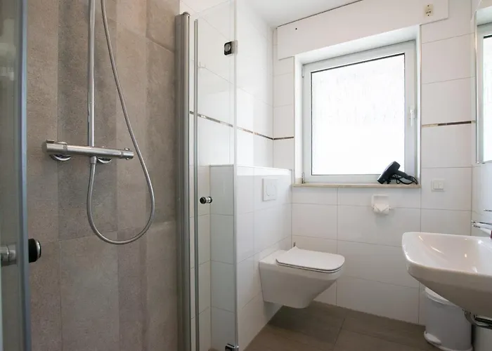 公寓 Tolstov House - Freistehendes 9 Haus Mit Grossem Garten *