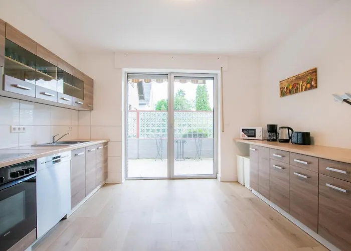 公寓 Tolstov House - Freistehendes 9 Haus Mit Grossem Garten