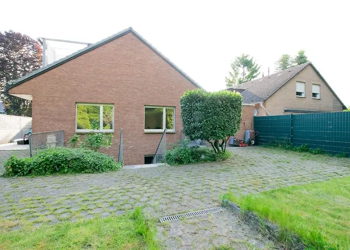 Tolstov House - Freistehendes 9 Haus Mit Grossem Garten 普尔海姆