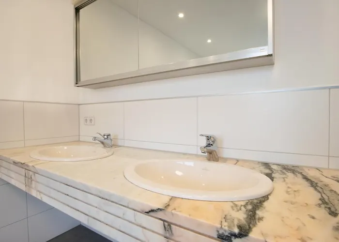 Tolstov House - Freistehendes 9 Haus Mit Grossem Garten * 普尔海姆