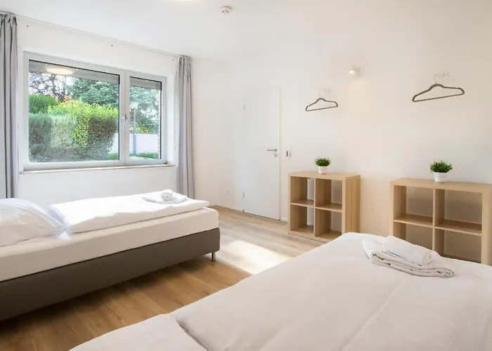 Tolstov House - Freistehendes 9 Haus Mit Grossem Garten * 普尔海姆