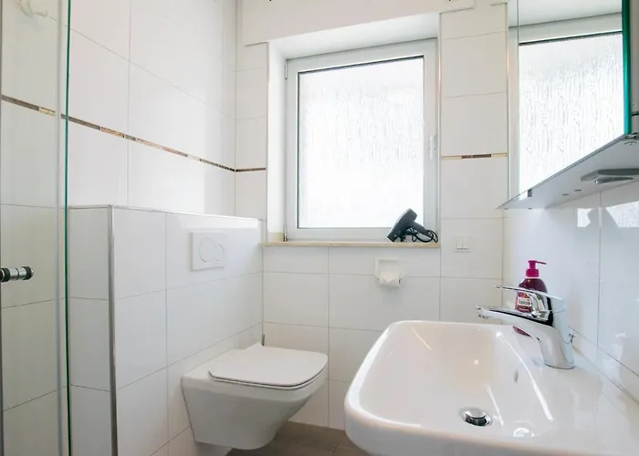 Tolstov House - Freistehendes 9 Haus Mit Grossem Garten *