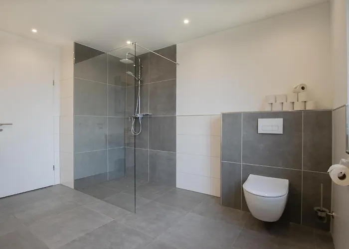 Tolstov House - Freistehendes 9 Haus Mit Grossem Garten 公寓