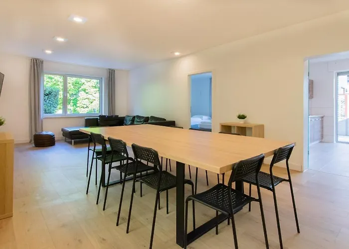 Tolstov House - Freistehendes 9 Haus Mit Grossem Garten 公寓 *