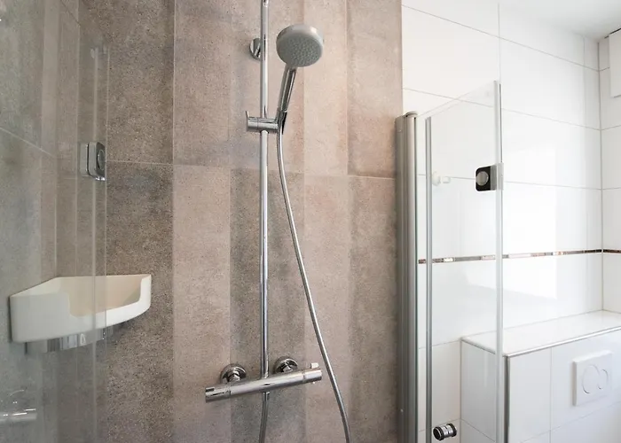 Tolstov House - Freistehendes 9 Haus Mit Grossem Garten *