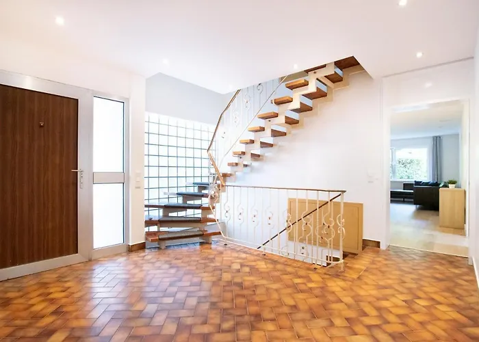 公寓 Tolstov House - Freistehendes 9 Haus Mit Grossem Garten *