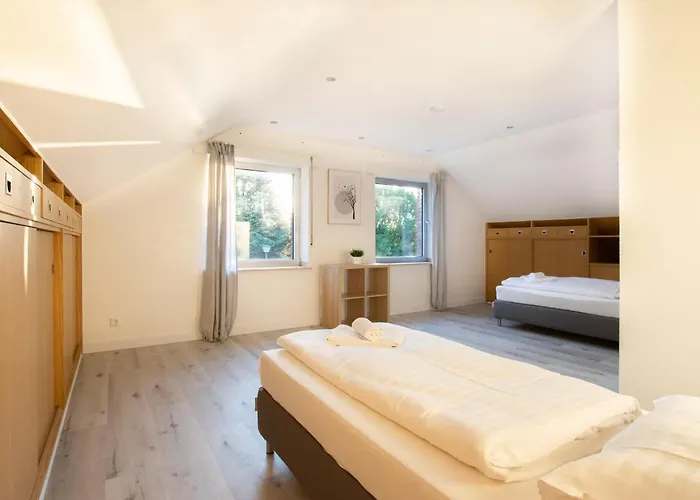 Tolstov House - Freistehendes 9 Haus Mit Grossem Garten 公寓