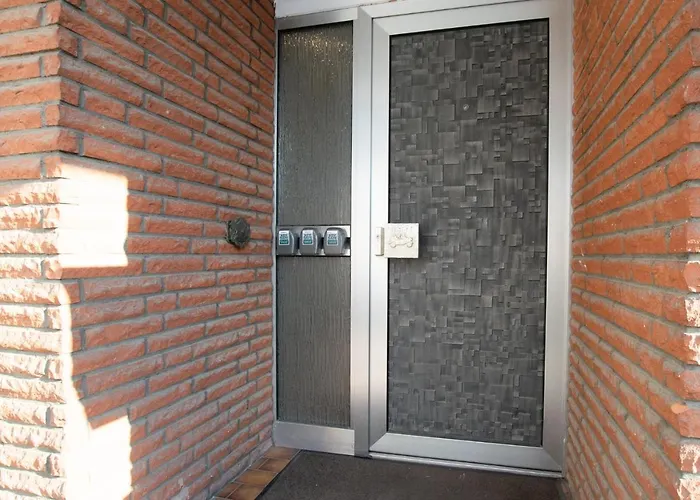 Tolstov House - Freistehendes 9 Haus Mit Grossem Garten 普尔海姆