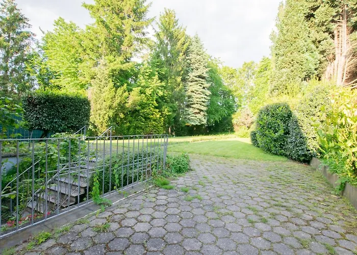 Tolstov House - Freistehendes 9 Haus Mit Grossem Garten * 普尔海姆